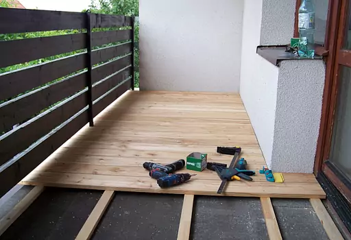 Tarasy, Modrzew syberyjski, Legionowo. Foto03.