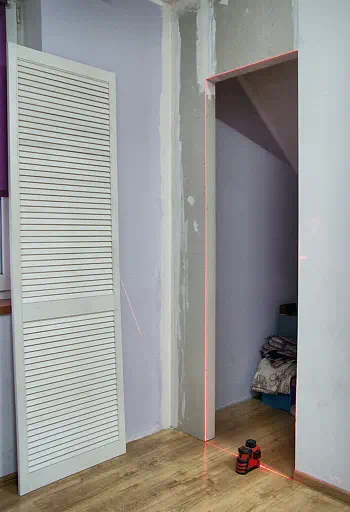 Zabudowa szafy wnękowej, wrzesień 2019. Foto09.